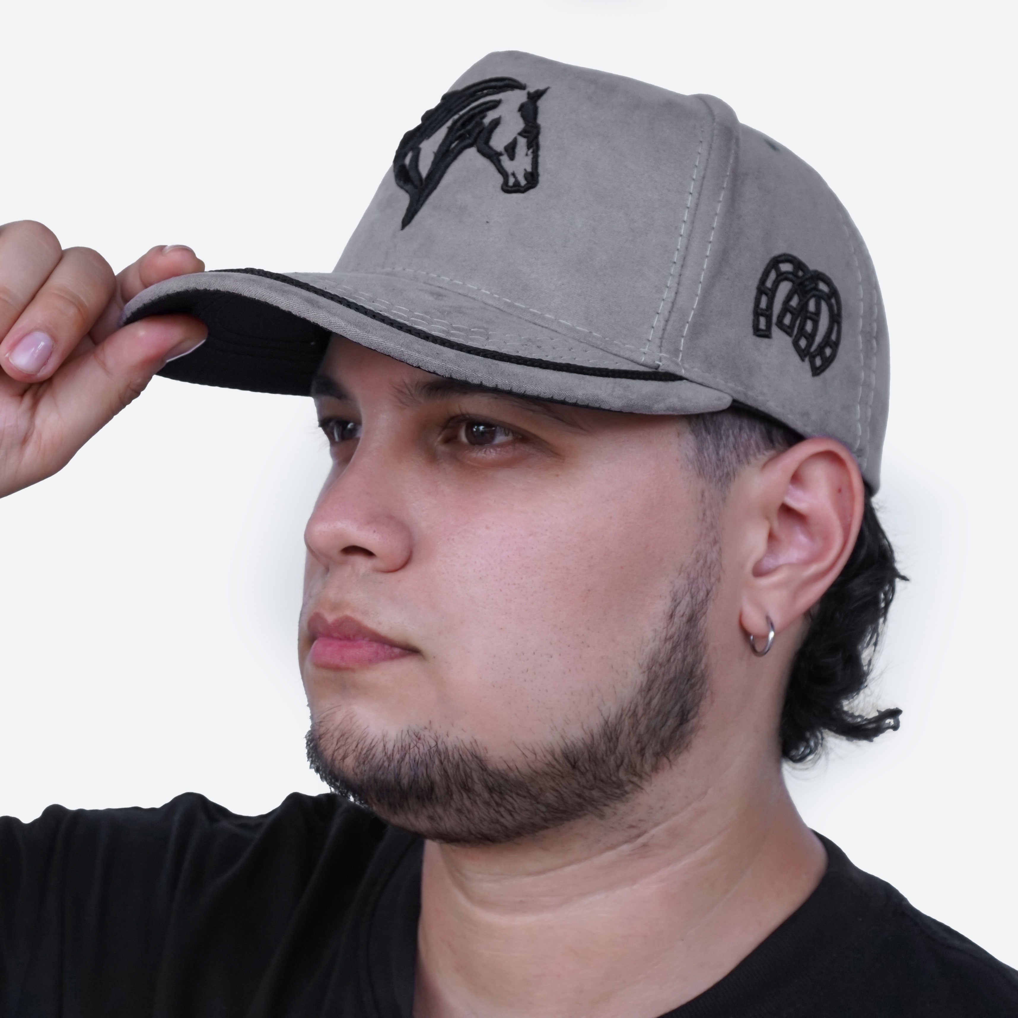 Gorra Gris Negro Agropecuaria – Bordado Caballo