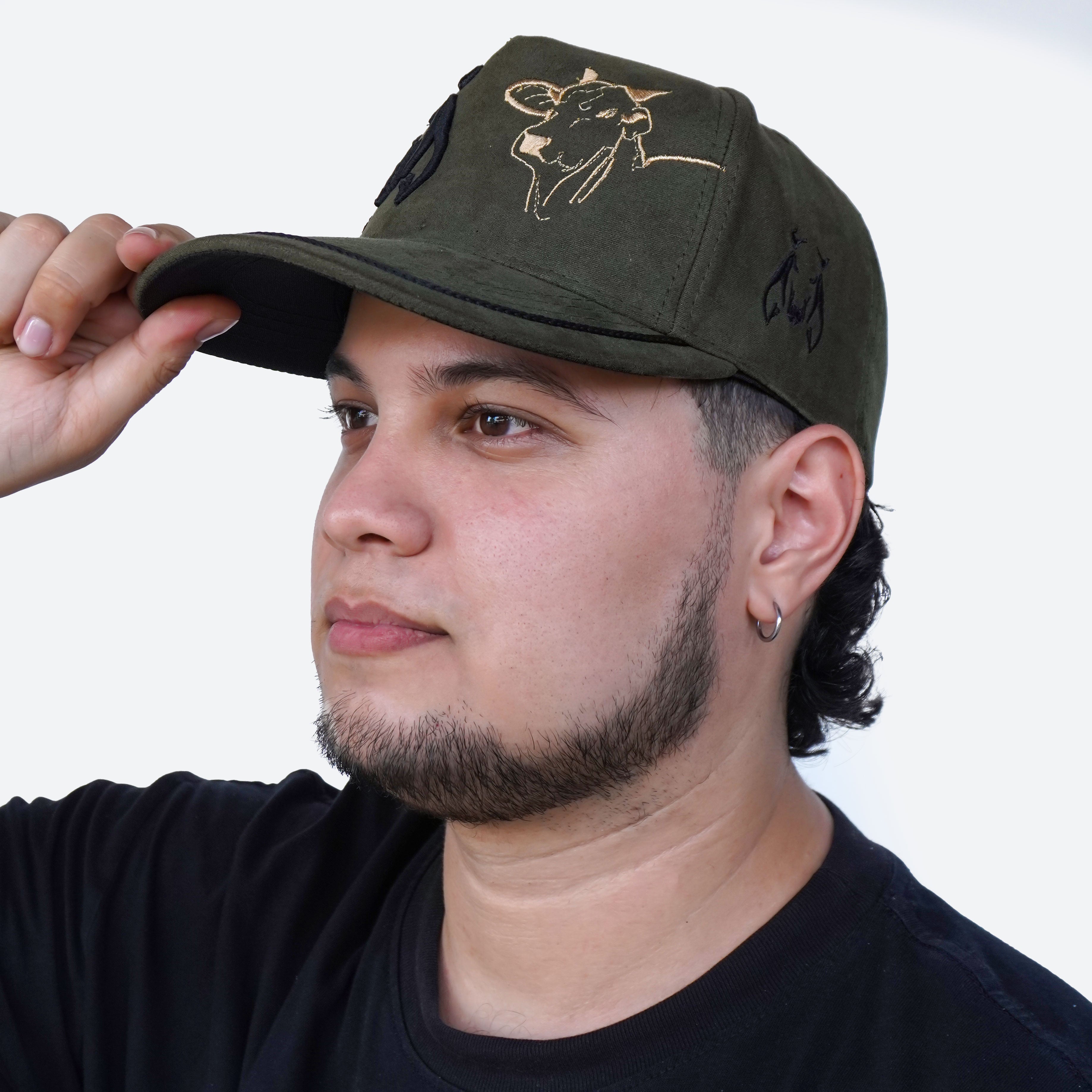 Gorra Verde Negro Agropecuaria – Bordado Toro y Vaca