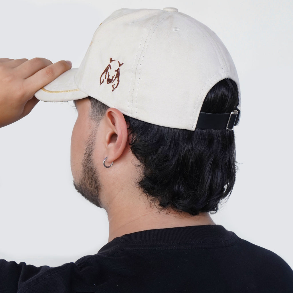 Gorra Beige Agropecuaria – Bordado Toro y Vaca