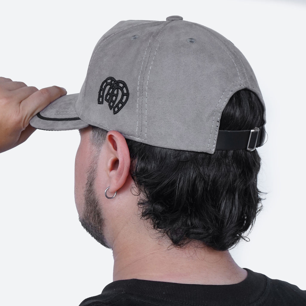 Gorra Gris Negro Agropecuaria – Bordado Caballo