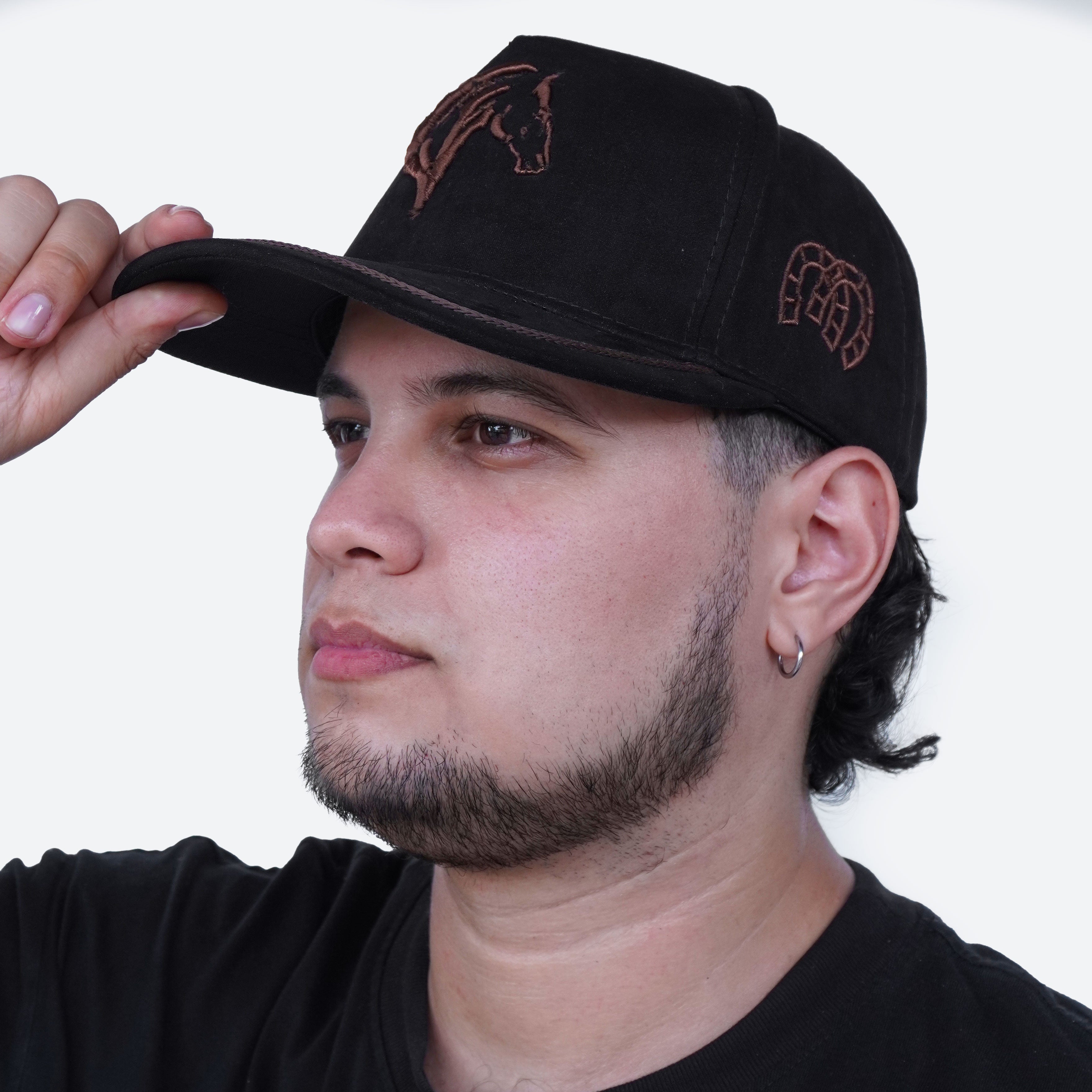 Gorra Negra Agropecuaria – Bordado Caballo